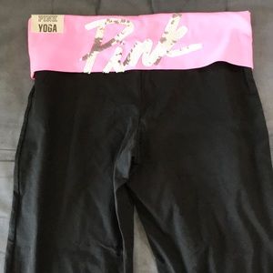 Victoria’s Secret PINK yoga crop capris size M NWT